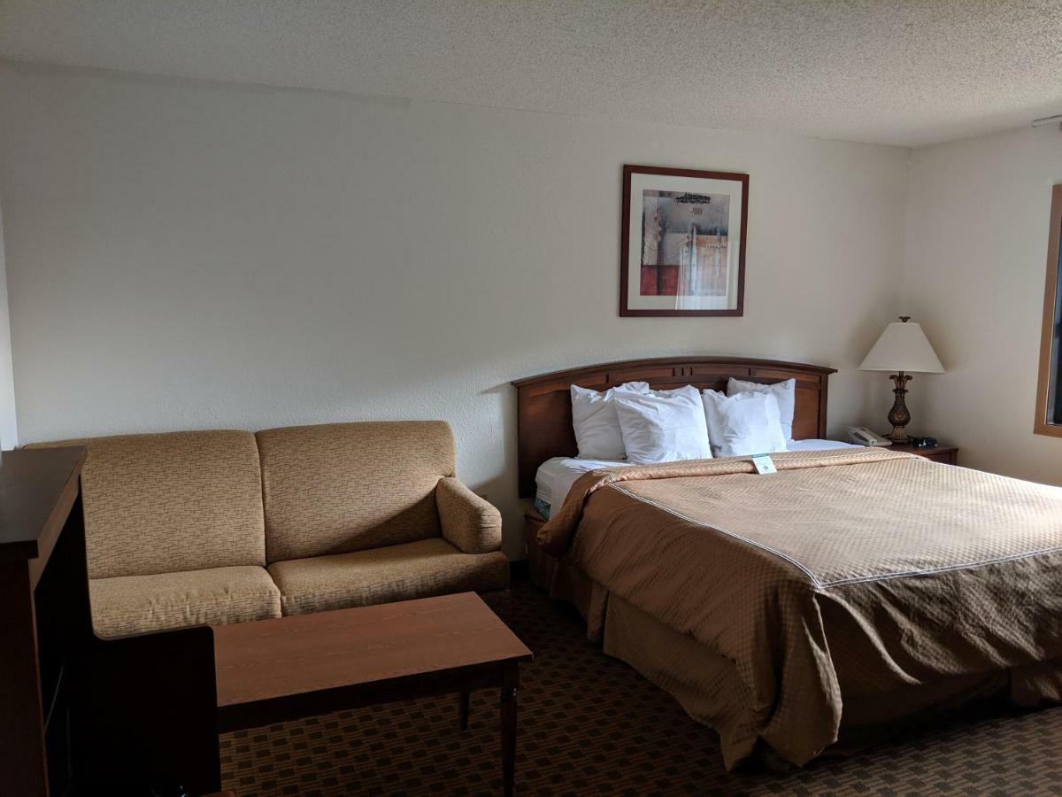 Boarders Inn And Suites By Cobblestone Hotels - Ripon Экстерьер фото
